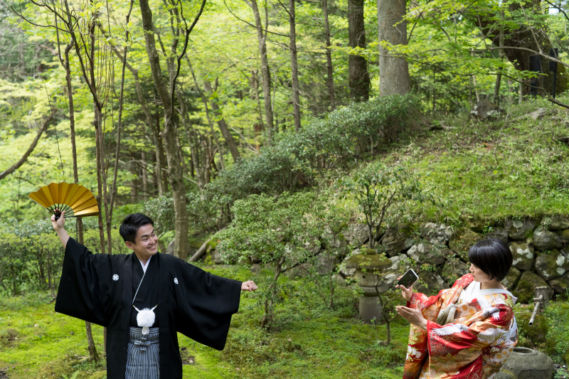 お二人らしい素敵なお写真です……!