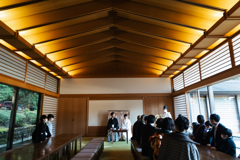 神社の控室にて