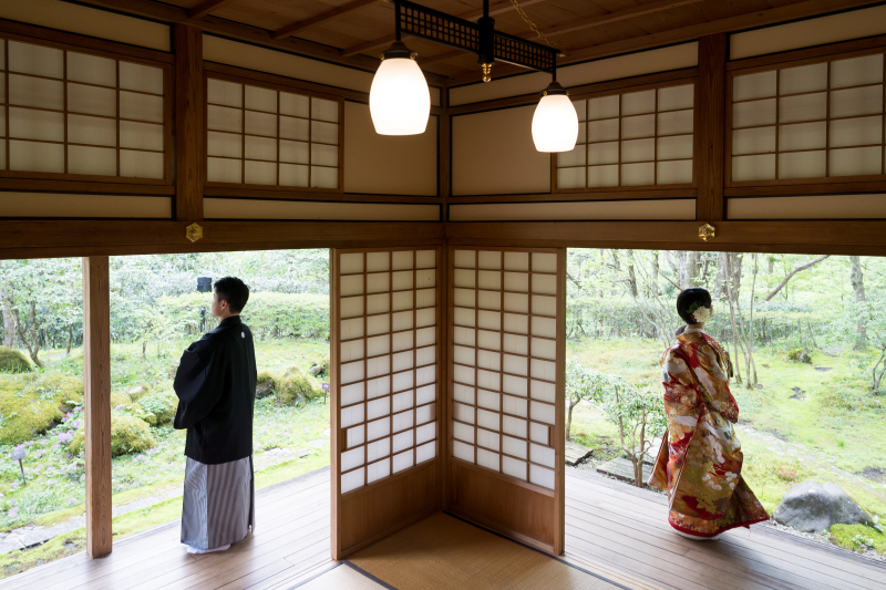 美しい庭園をのぞんで……