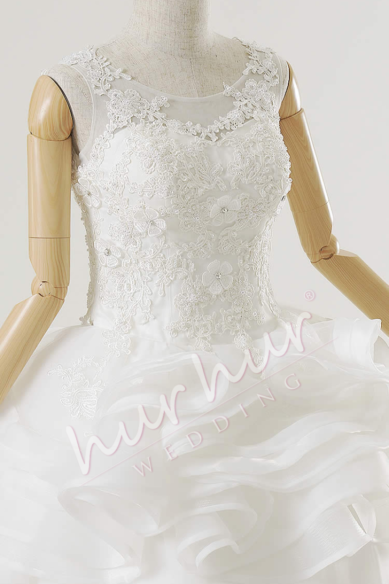 Iris(アイリス)〜デコルテレースのフリルドレス