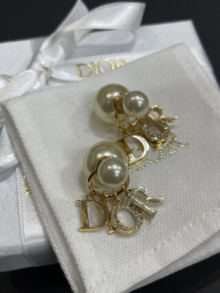 Dior ピアス