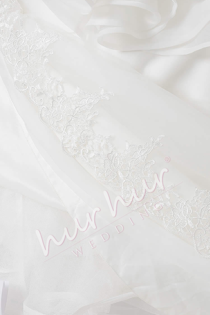 Iris(アイリス)〜デコルテレースのフリルドレス