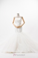 Louise:ルイーズ　トレーン付きのモダンマーメイドライン