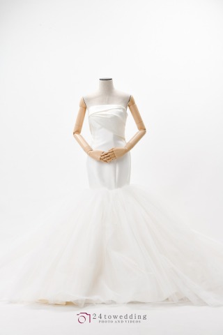 Louise:ルイーズ　トレーン付きのモダンマーメイドライン