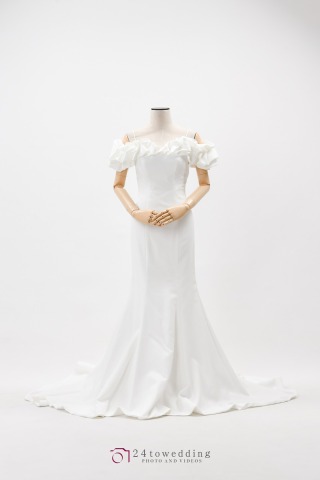 Mila:ミラ　オフショルデザインが特徴なマーメードドレス