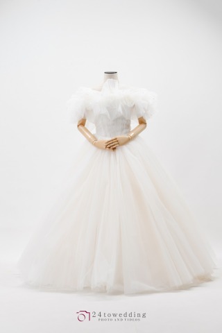 Valerie:ヴァレリー　オフショルダーのプリンセスライン