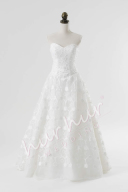 Lucy(ルーシー)〜レースのカジュアルドレス