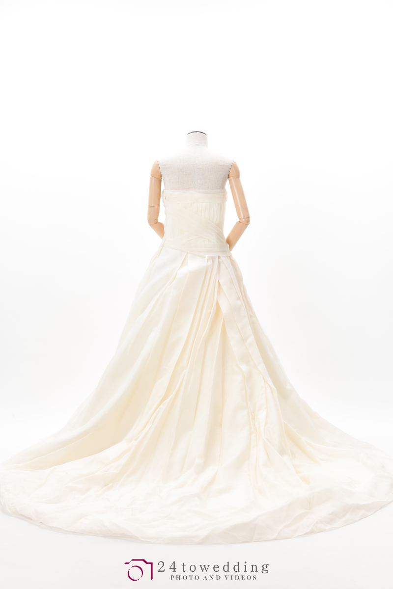 VERAWANGディンドラ　(Aラインのクラシカルドレス)　