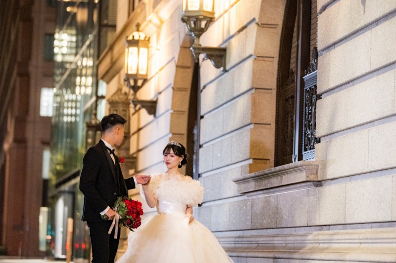 ご新郎様にエスコートしてもらって