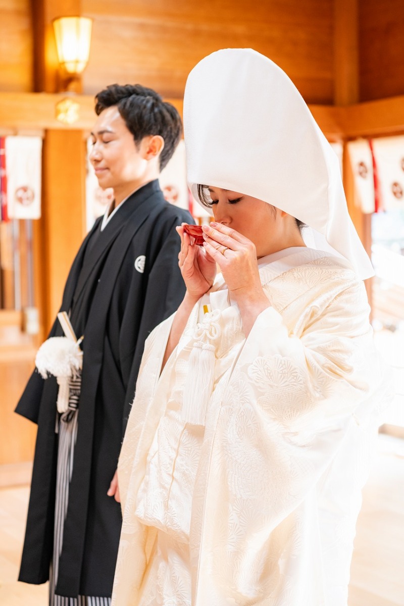 神前式で交わす三三九度の時間