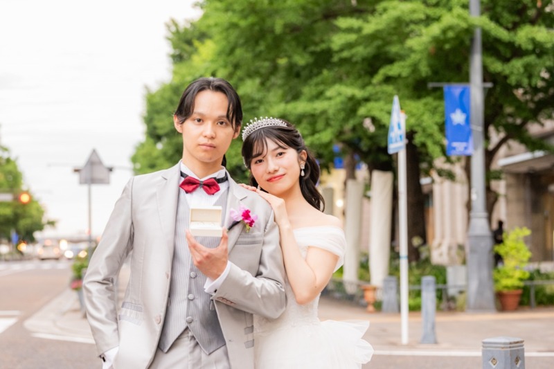 大切な指輪と一緒にふたりで残すウェディングフォト