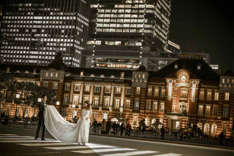 ウォーキングショットを東京駅前の横断歩道で♪