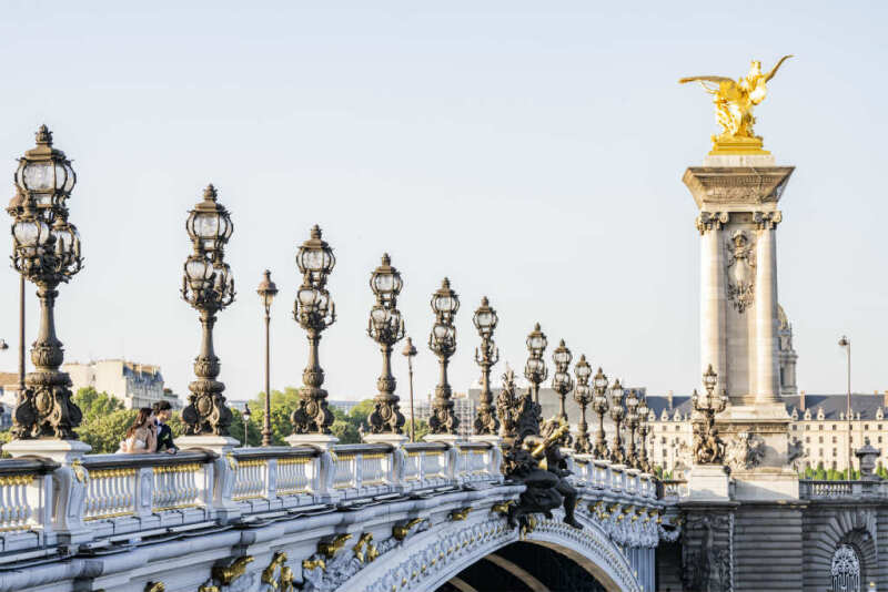 アレクサンドル橋からパリの街を眺めて…