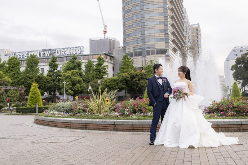 山下公園の噴水前で