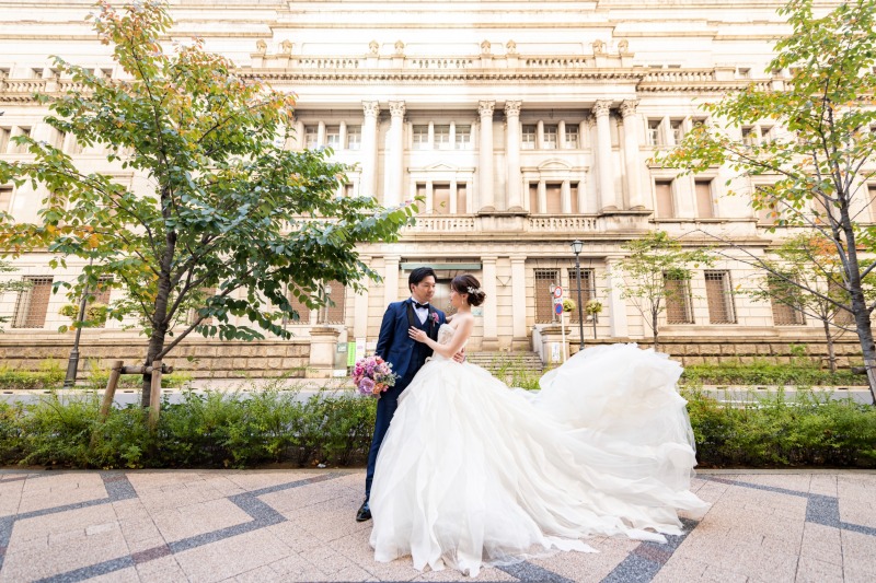 ドレスをファサッと♪