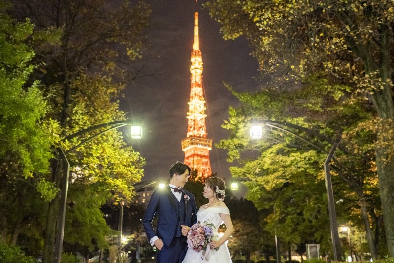 東京タワーの前で見つめ合って♡