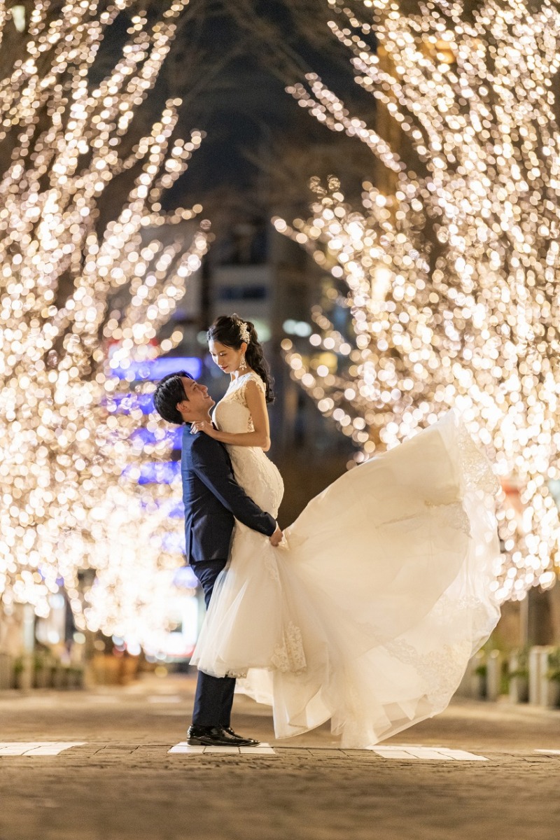 イルミネーションと抱っこポーズ♡