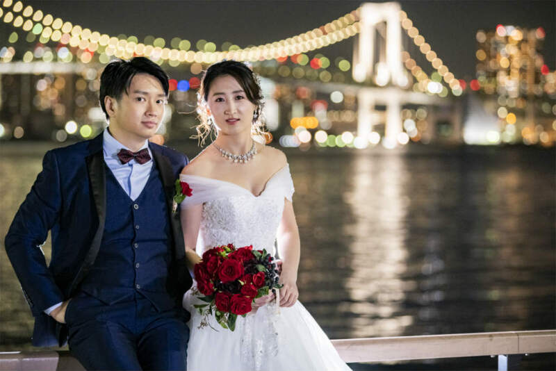 レインボーブリッジを背にクールなショット☆