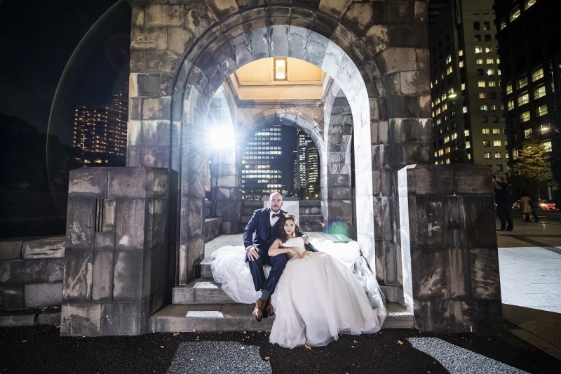 和田倉門でお座りショット☆