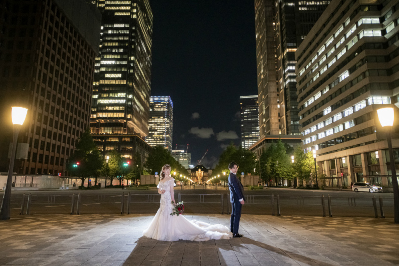 東京駅とクールなおふたり