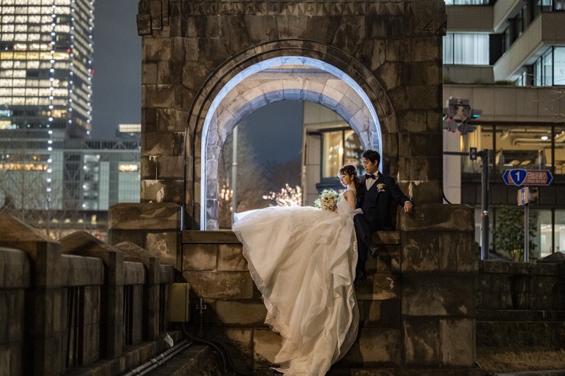 塀に乗って寄り添って