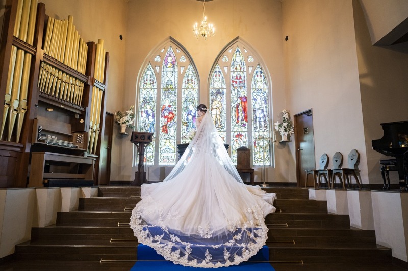 ベールを広げて