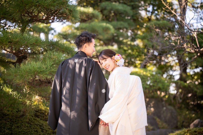 振り返る笑顔が可愛らしいご新婦様