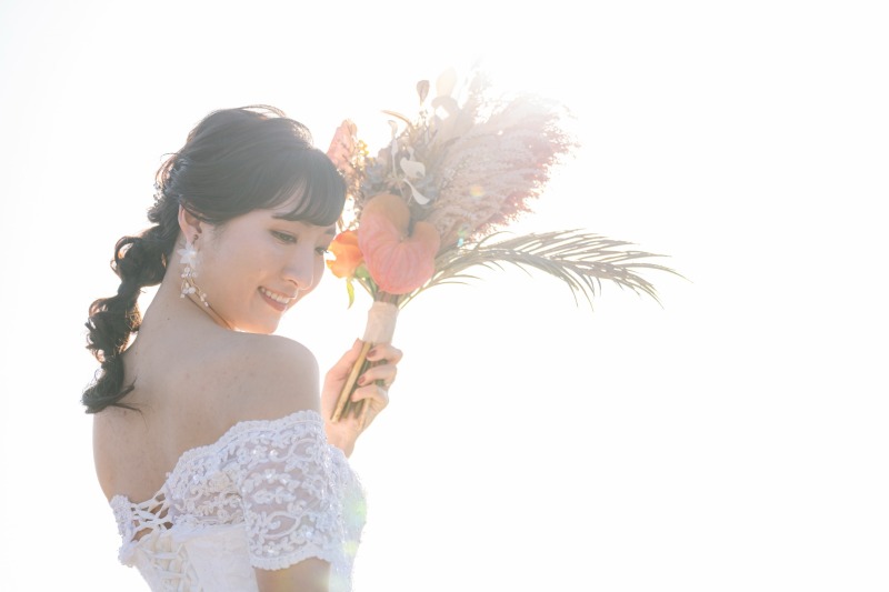 まぶしい輝きに驚いて