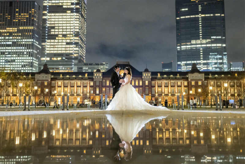 東京駅で映り込みショット☆