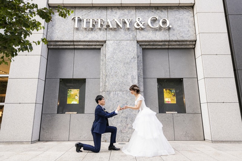 ティファニーの前でプロポーズショット☆