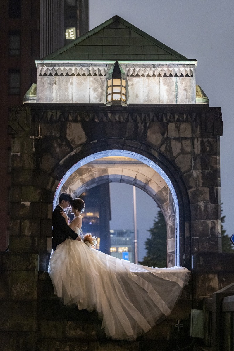 和田倉門でおでここつんショット♡