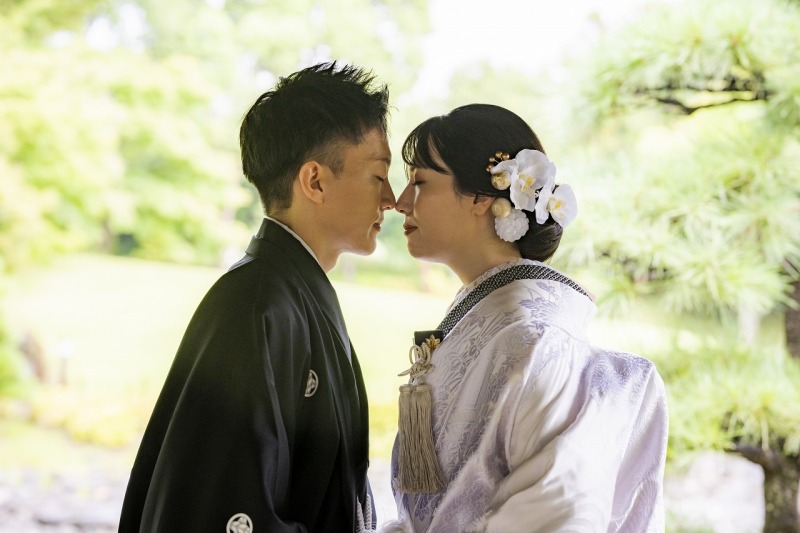 緑の中でお鼻こつん♡