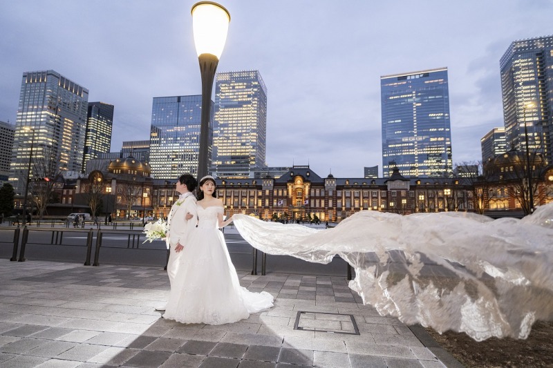 ベールをなびかせて