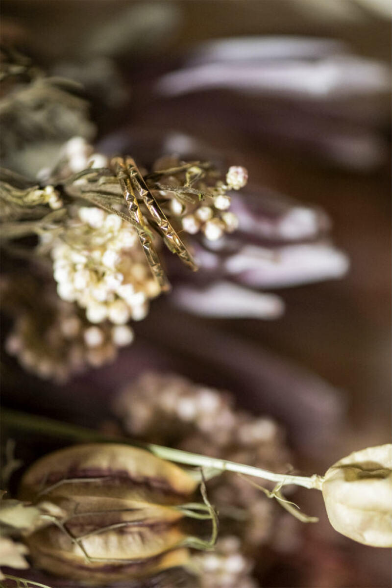 リングの輝きと込められた想いを写すお小物ショット