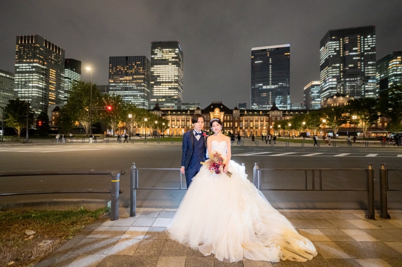 東京駅を背に王道ショット！