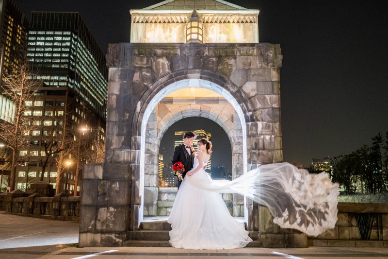 和田倉門で東京の夜景と共に