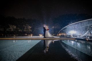 美しい雨の中で東京駅周辺前撮り撮影