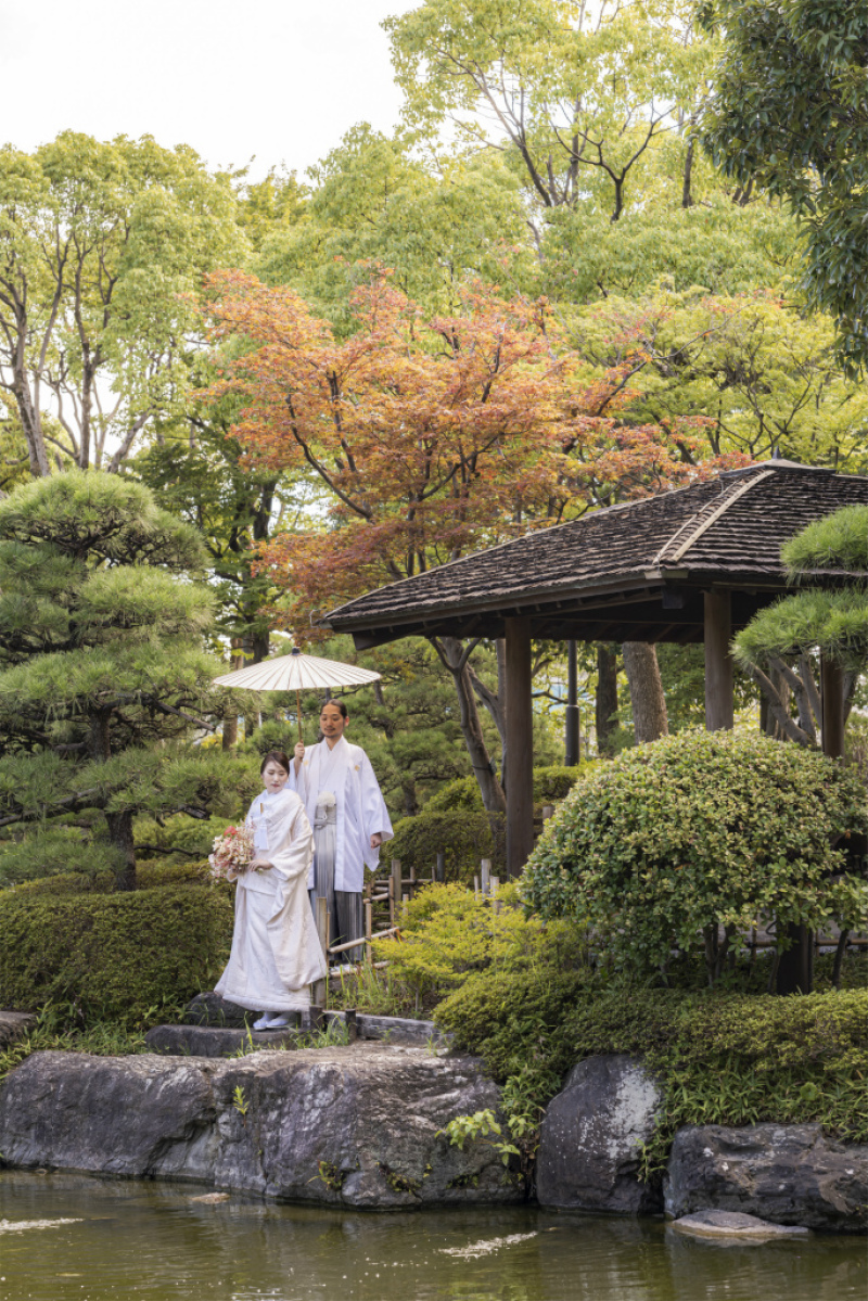 白の傘の中におふたりで