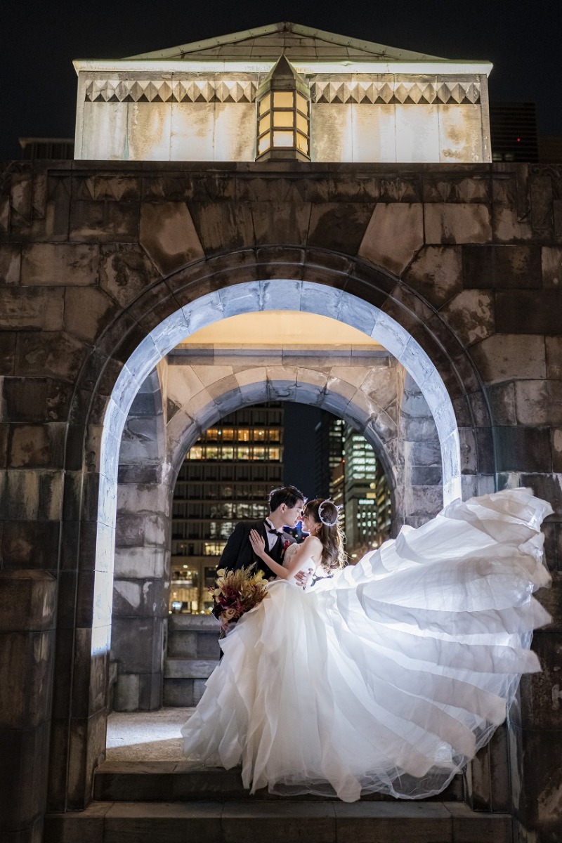 和田倉門でドレスをファサッ☆