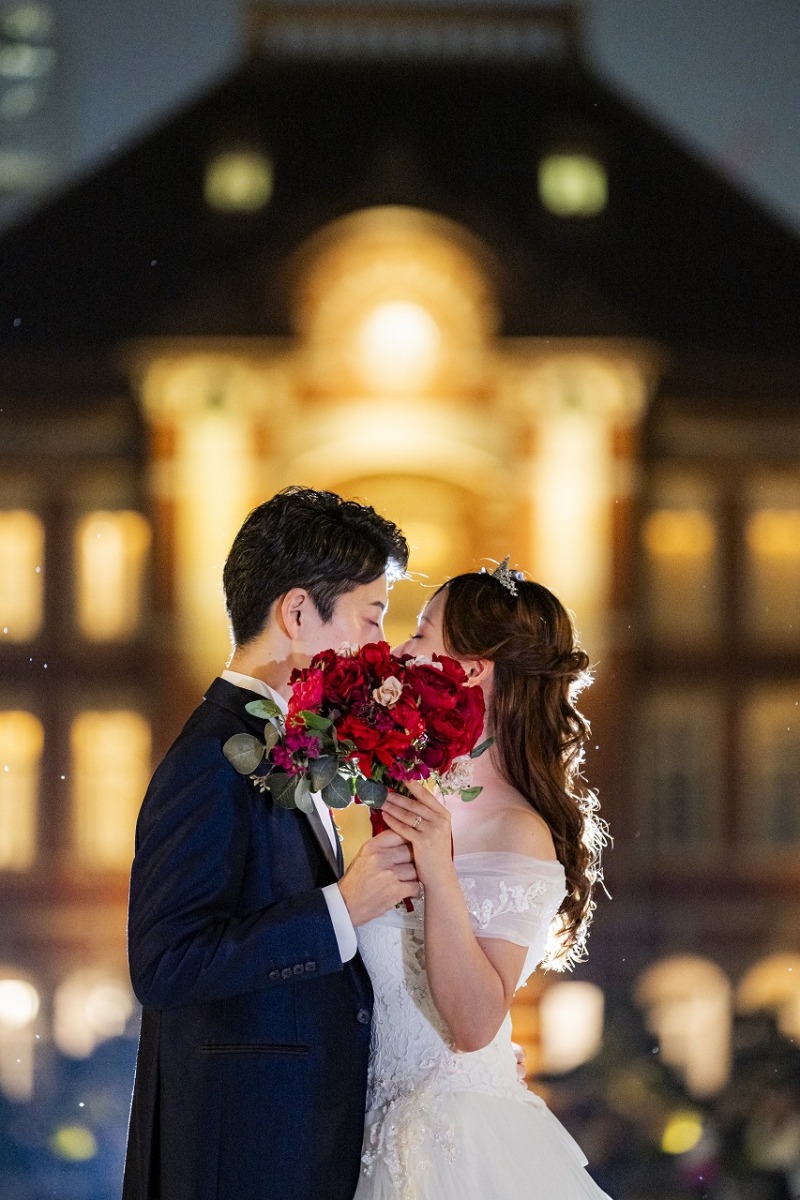 ブーケでお顔隠したショット