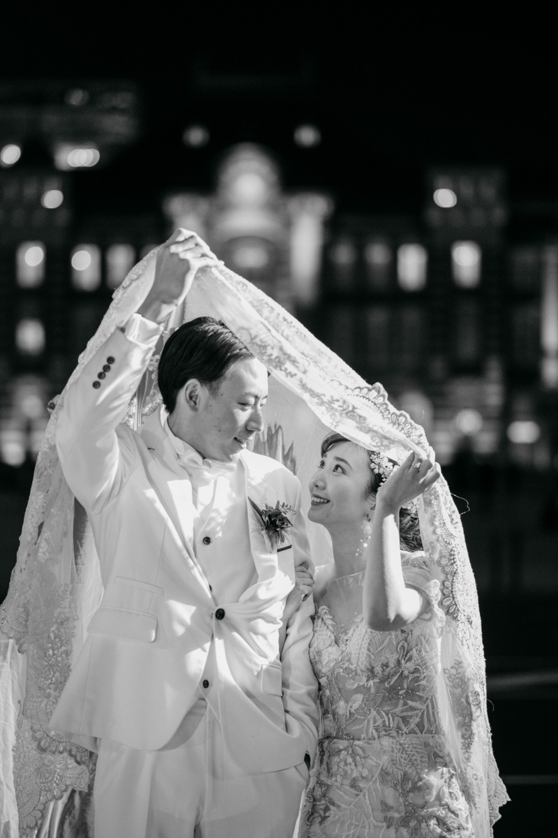 ベールに包まれて