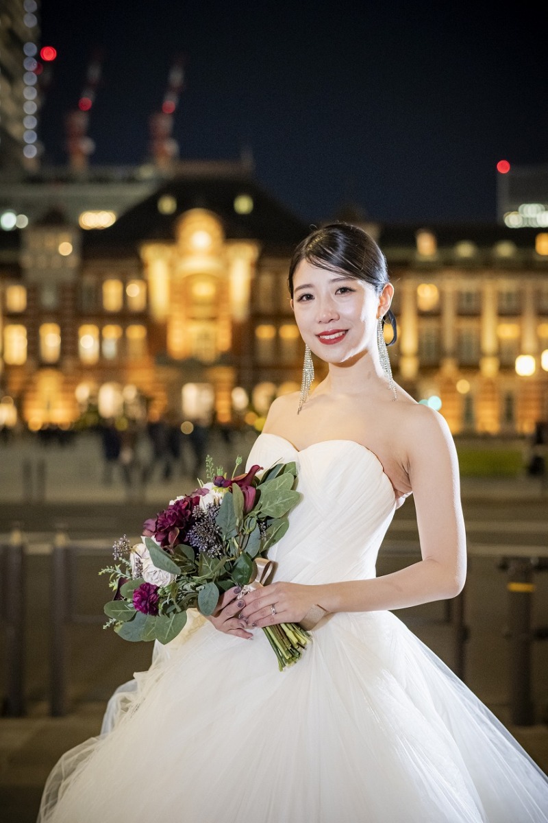 ご新郎様のソロショットとペアになるご新婦様のソロ