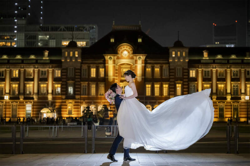 東京駅で抱っこショット