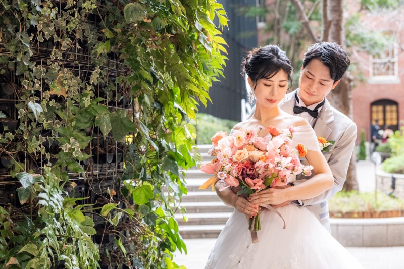 後ろからギュッと