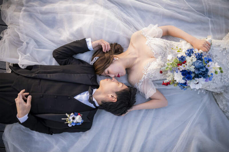 まるで世界にふたりきり…寝ころびショット