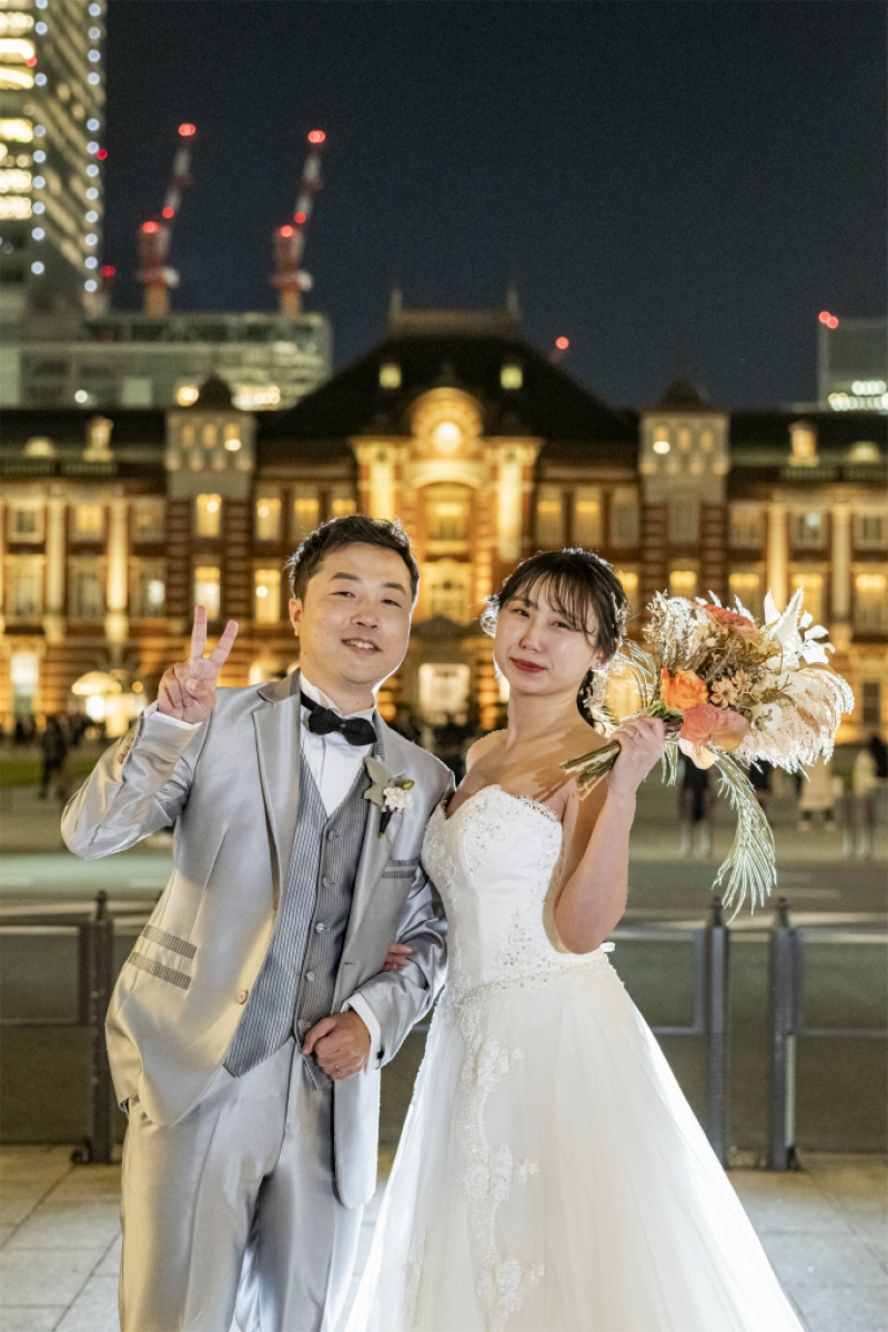 ラストはピースでおふたりらしく!