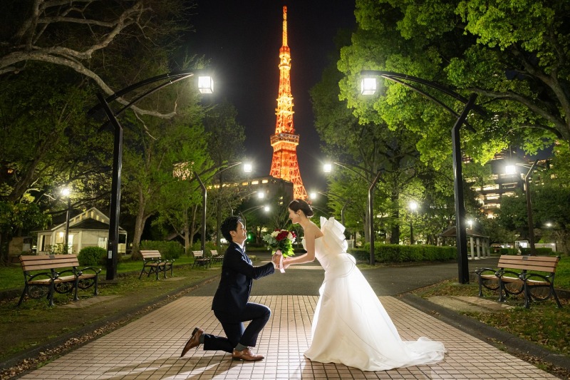東京タワーを前にした記念に残るプロポーズショット