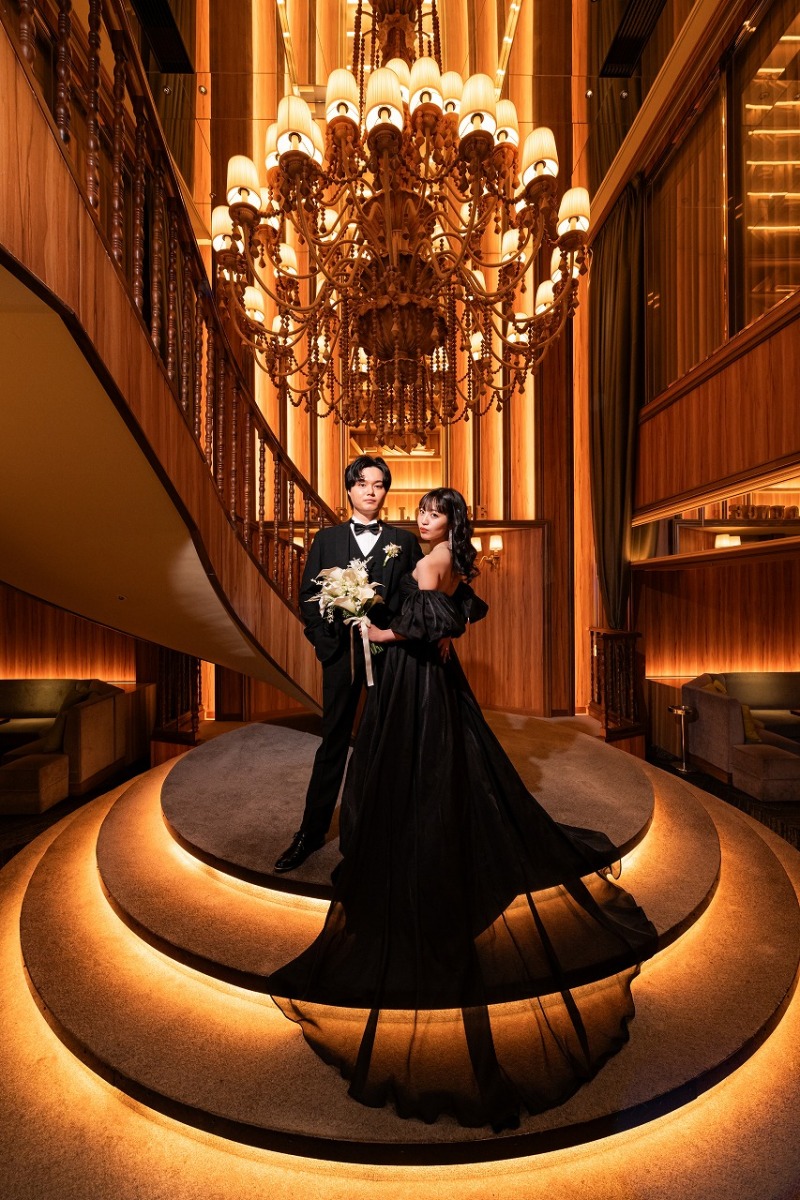 ラウンジにて、ふたりの佇まい