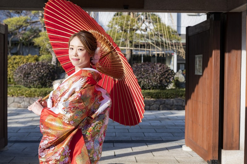 赤いお着物を身にまとって