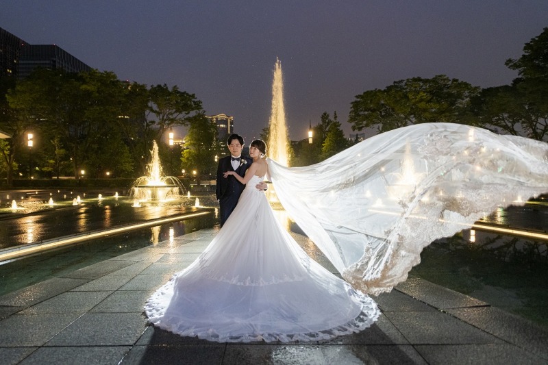 輝く噴水前でベールショット